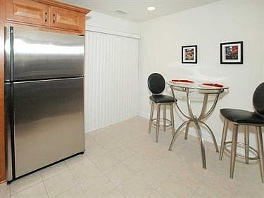 3rd image of 5102 Hemlock Ln