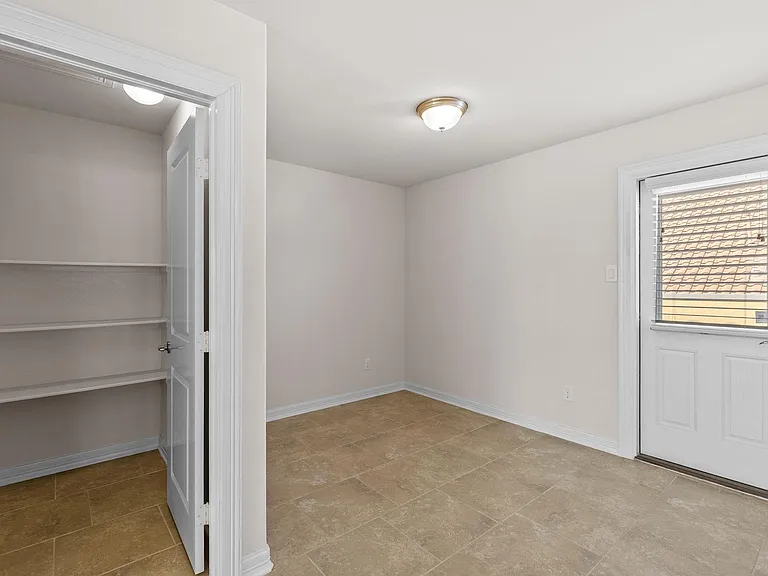 14 W Oaks Dr — Photo 20