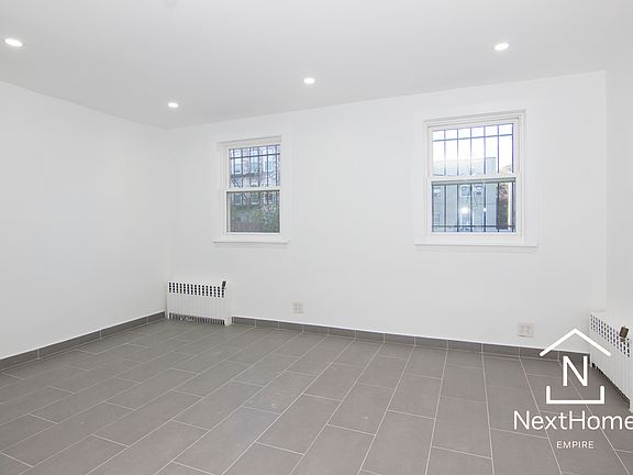 4th image of 2844 47th St #2