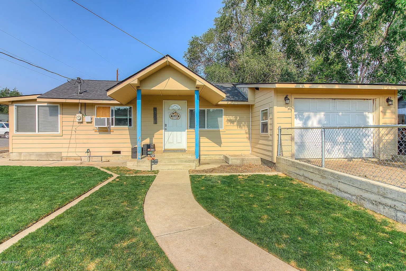 1901 Simpson Ln photo 1