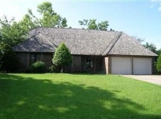 2016 E Lakewood St, Springfield, MO 65804