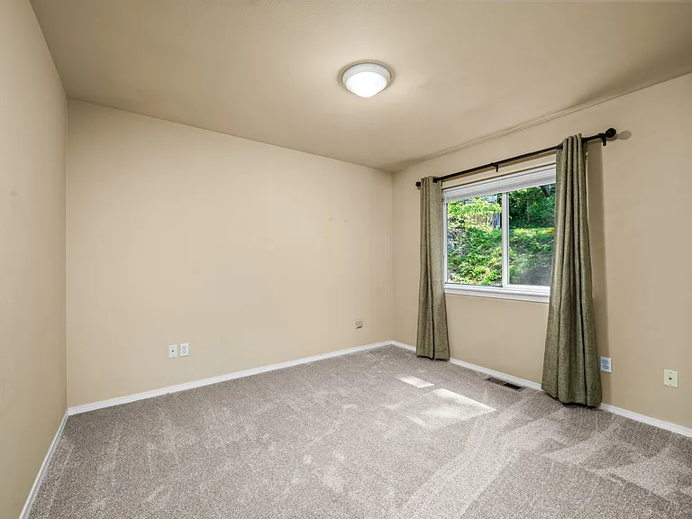 1405 Edwards St — Photo 14
