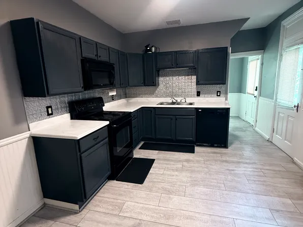 33 N Lincoln St, Palmyra, PA 17078