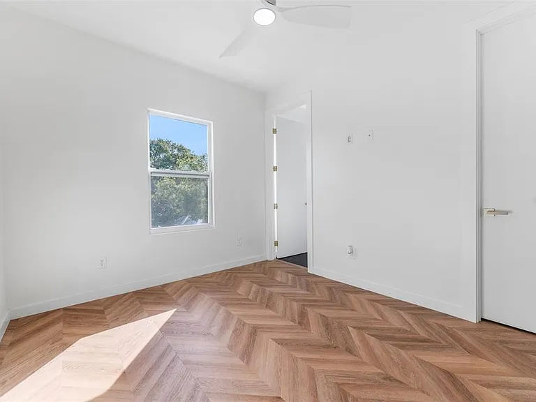 102 W Adalee St #4 — Photo 22