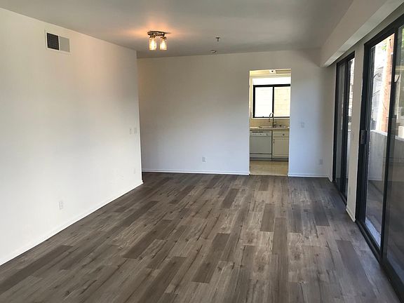 2nd image of 316 N Oakhurst Dr APT 201