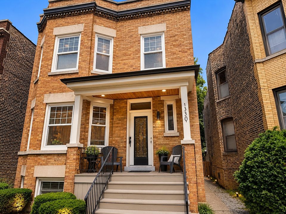 1st image of 1330 W Roscoe St #1
