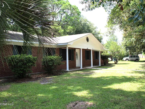 4611 Suffolk St, Pascagoula, MS 39581