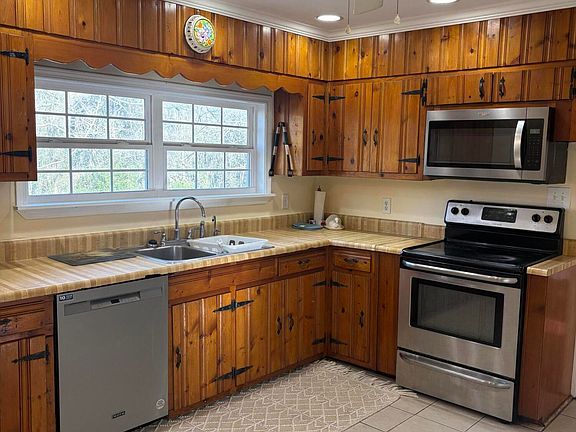 5th image of 103 Sandy Valley Dr