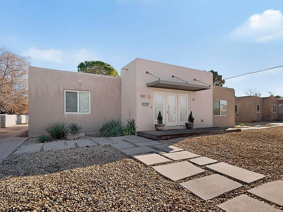 3rd image of 1212 Calle Del Sol NE
