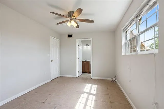 4745 Francis Dr — Photo 9