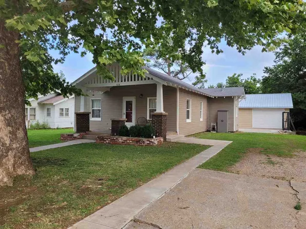 614 Maple St, Perry, OK 73077