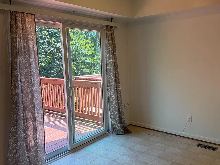 8686 Manahan Dr — Photo 8