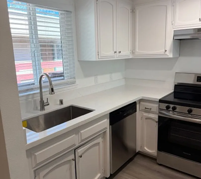 680 Chorro St #22