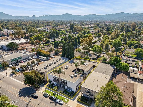 5th image of 12206 Magnolia Blvd