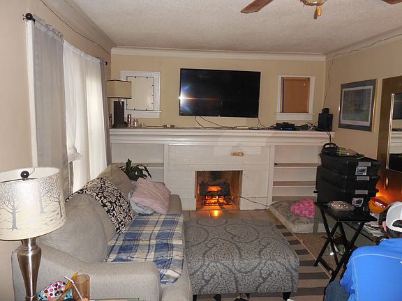 2nd image of 516 E 61st St