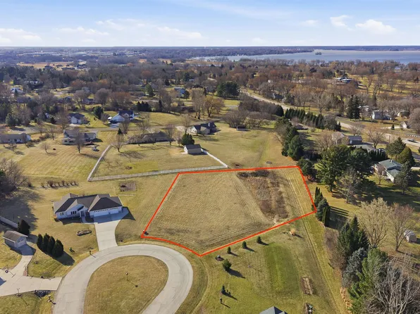 N8463 Lola Ct, Beaver Dam, WI 53916