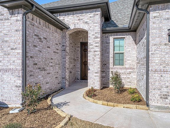 2nd image of 2905 Chert Ct