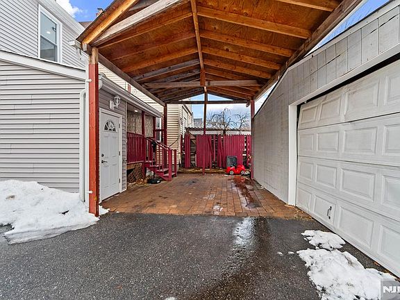 2nd image of 191 Harrison St