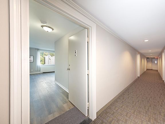 3rd image of 2829 Connecticut Ave NW APT 307