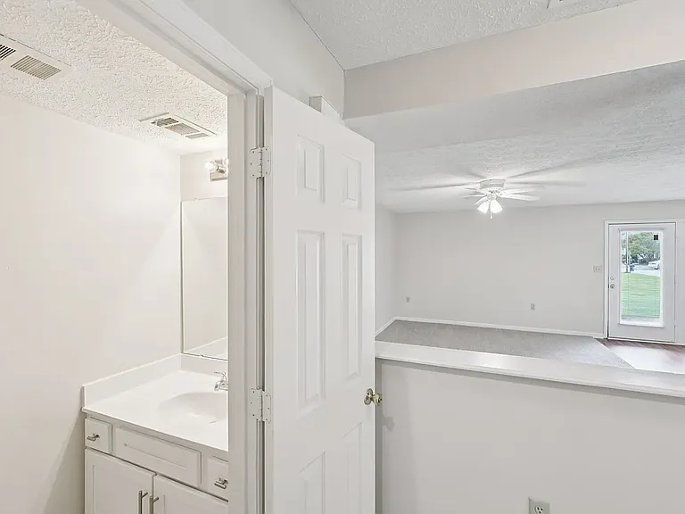 Hampton Townhomes — Photo 12