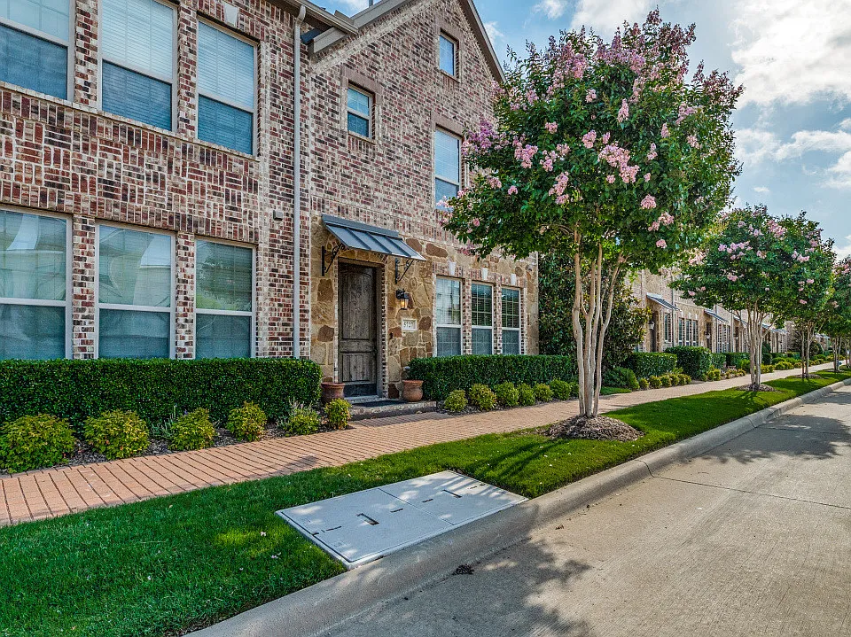 5727 Headquarters Dr