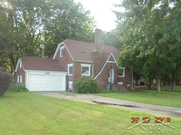 5040 East Rd, Saginaw, MI 48601