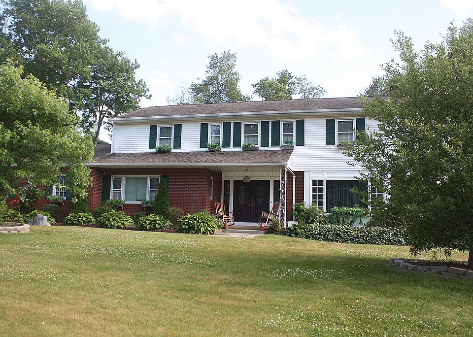 1st image of 144 Chestnut Hill Rd