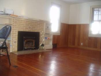 3rd image of 3910 Clover Ave