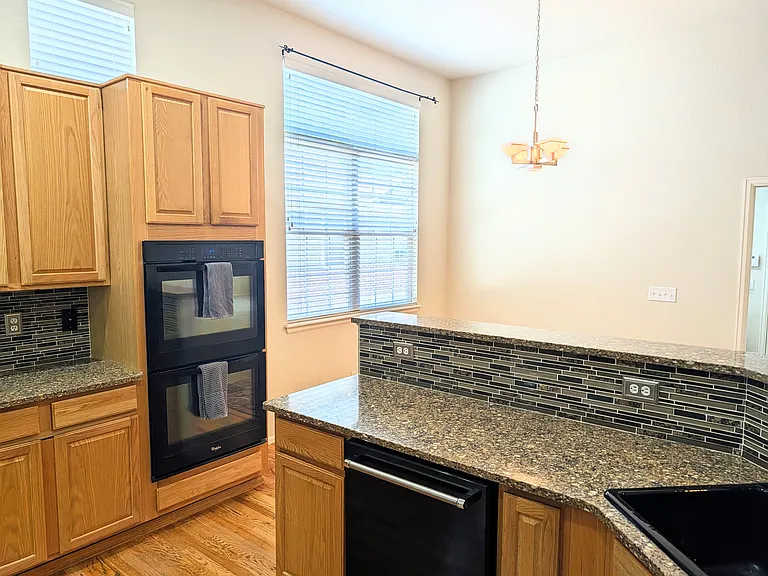 221 Homestead Pkwy — Photo 16