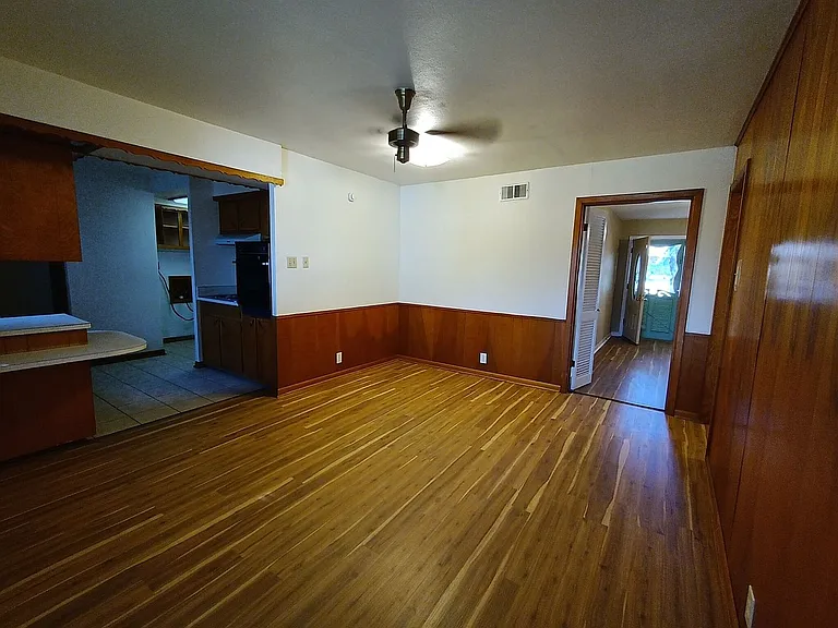 1402 Hillcrest Dr — Photo 17
