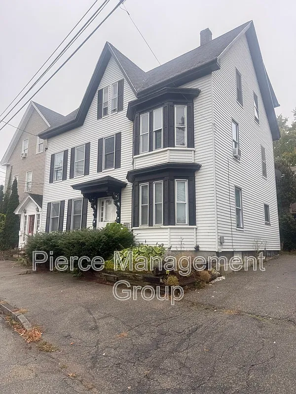 2 bed, 1.0 bath, $1,600 — Photo 1