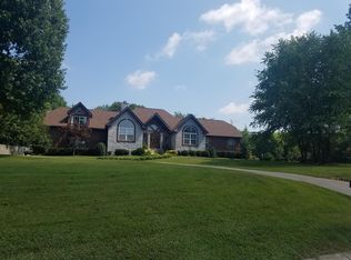 113 Terry Ln, Cottontown, TN 37048