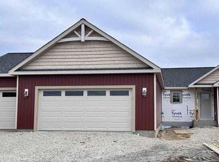 324 Crestview Ln, Lake Mills, WI 53551