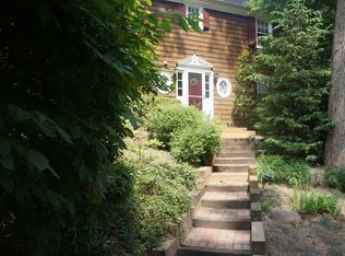 4 N Ravine Rd, Great Neck, NY 11023