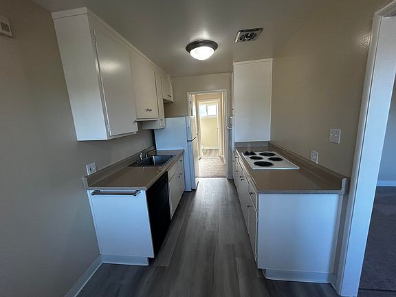 5th image of 19 Coleman Pl APT 36