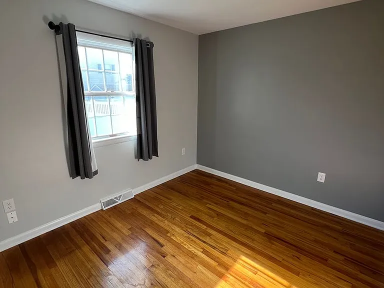 427 W Marion St — Photo 10