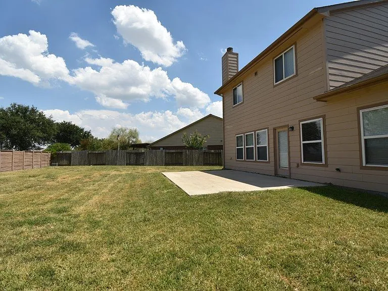 7027 Crockett Ridge Dr — Photo 17