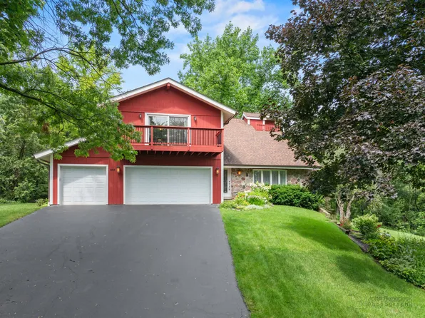 804 Division St, Barrington, IL 60010