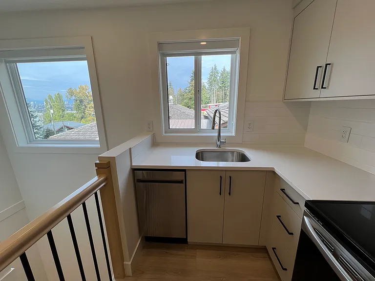 9328 Ebor Rd — Photo 10