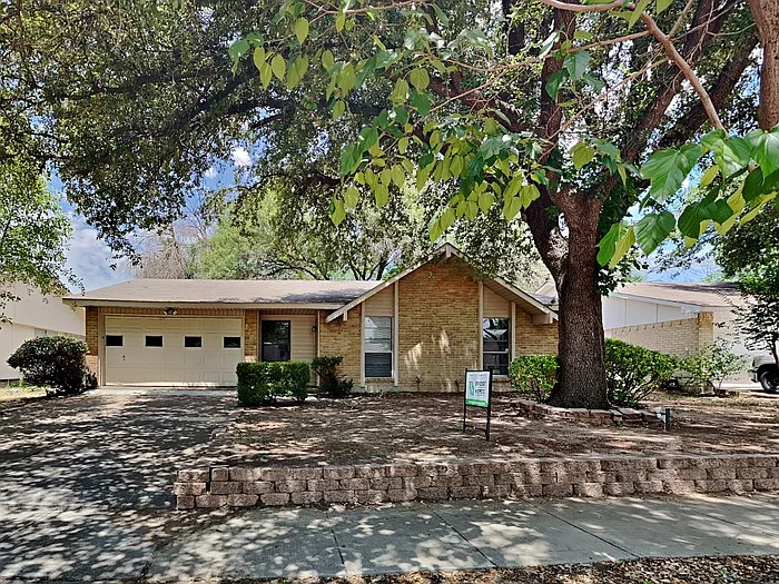 2706 Santa Anna Dr