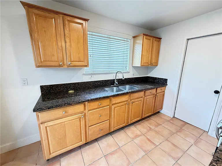 12660 Yorba Ave — Photo 7