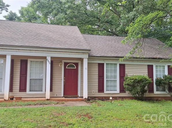 8804 Royal Scot Ln, Charlotte, NC 28227