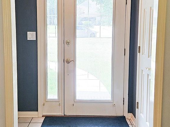 3rd image of 950 Shadow Ridge Dr