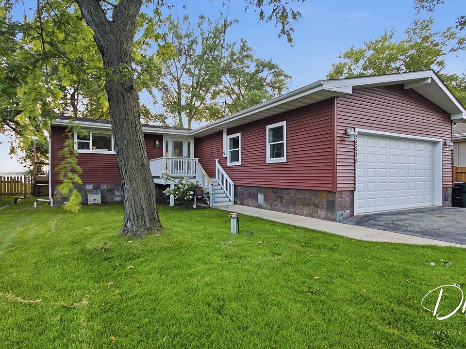 1st image of 35616 N Sheridan Dr