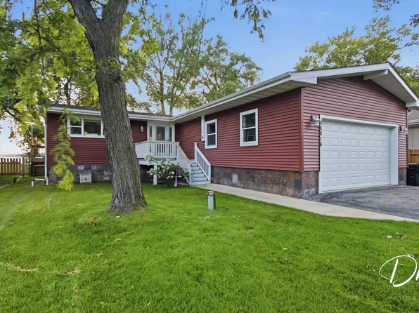 35616 N Sheridan Dr, Fox Lake, IL 60020