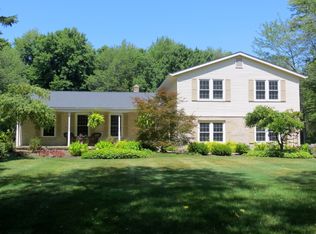 8886 E Pilgrim Dr, Chagrin Falls, OH 44023