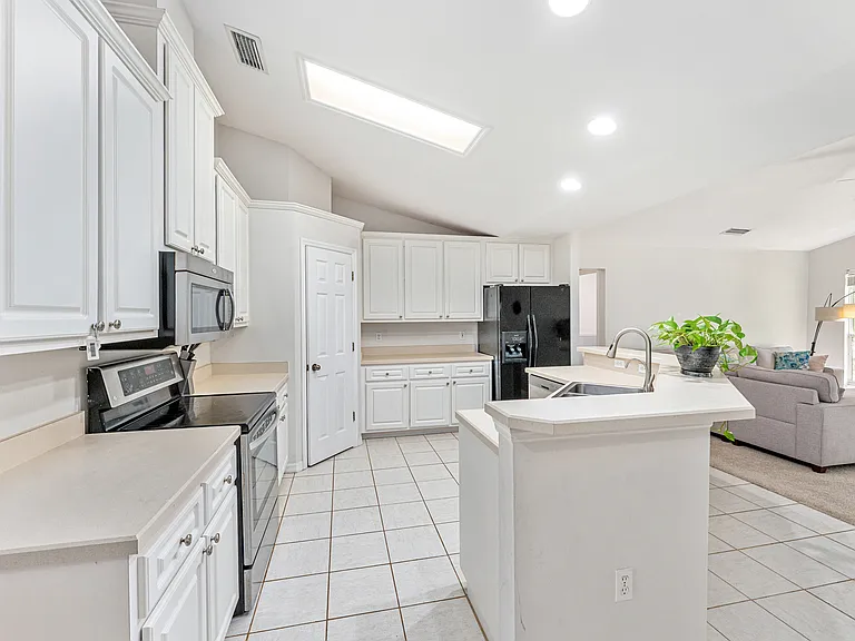 5164 SW 82nd Ter — Photo 24