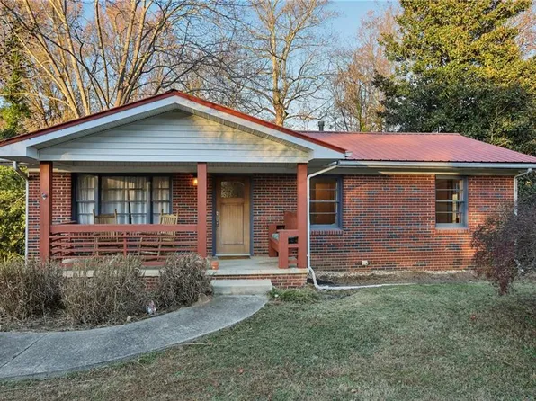 2640 Westview Cir, Gainesville, GA 30506