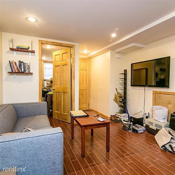 302_Ainslie_Street_-_Apt_1_-6