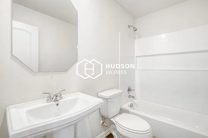 471 Bobbie St — Photo 12